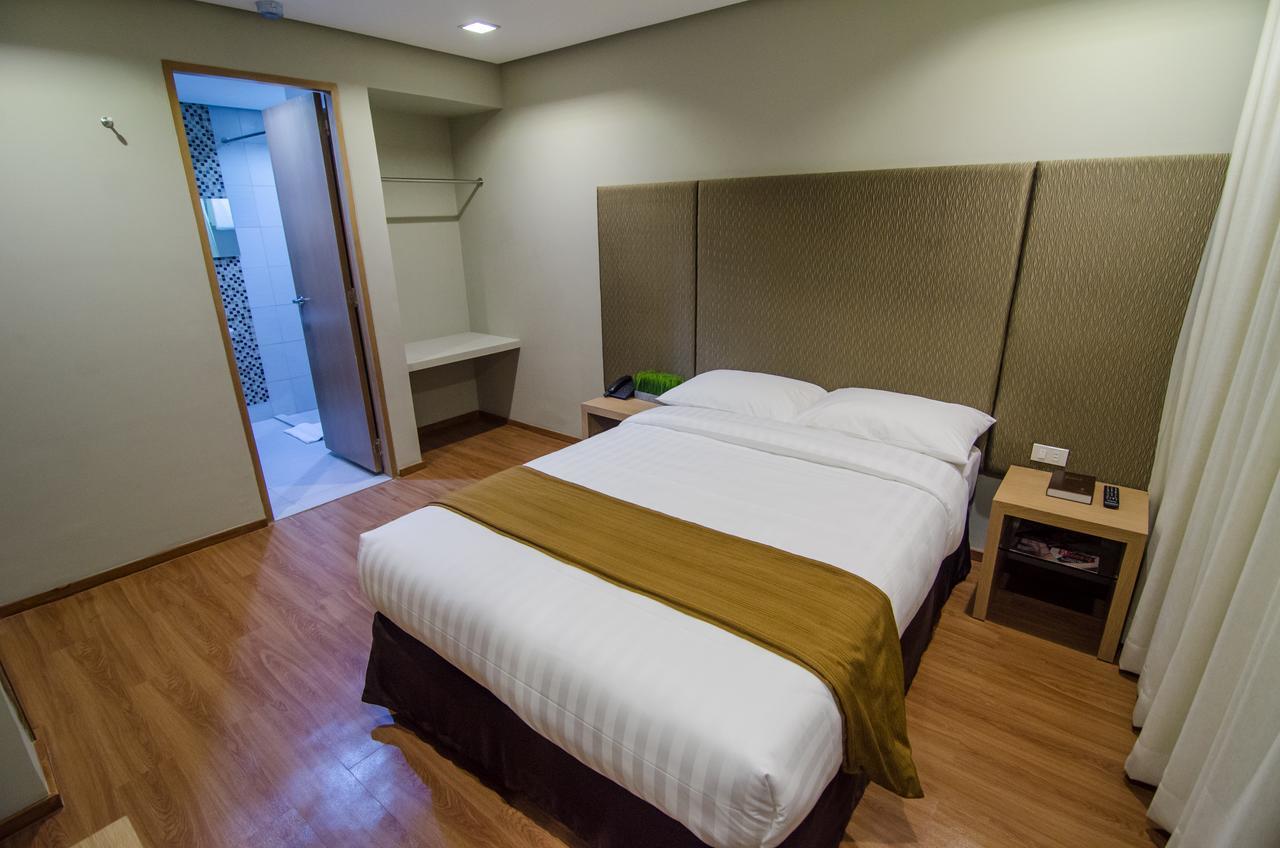 Madison Hotel PHL Iloilo Esterno foto