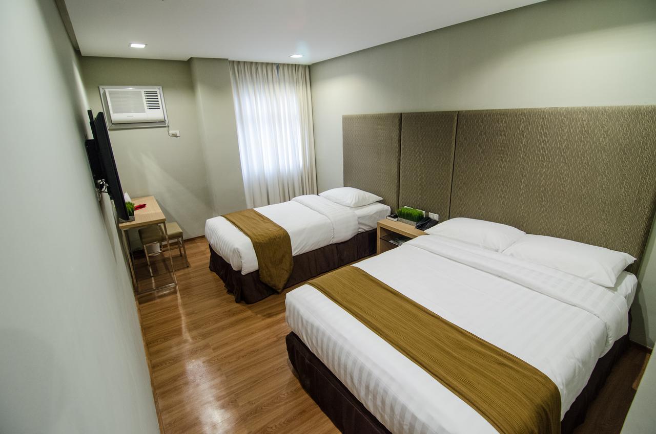 Madison Hotel PHL Iloilo Esterno foto
