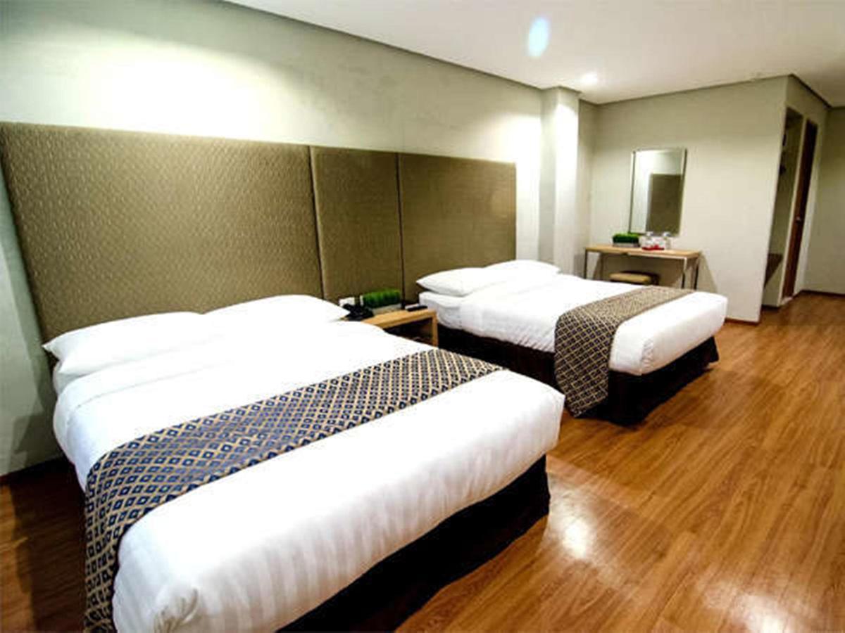 Madison Hotel PHL Iloilo Esterno foto