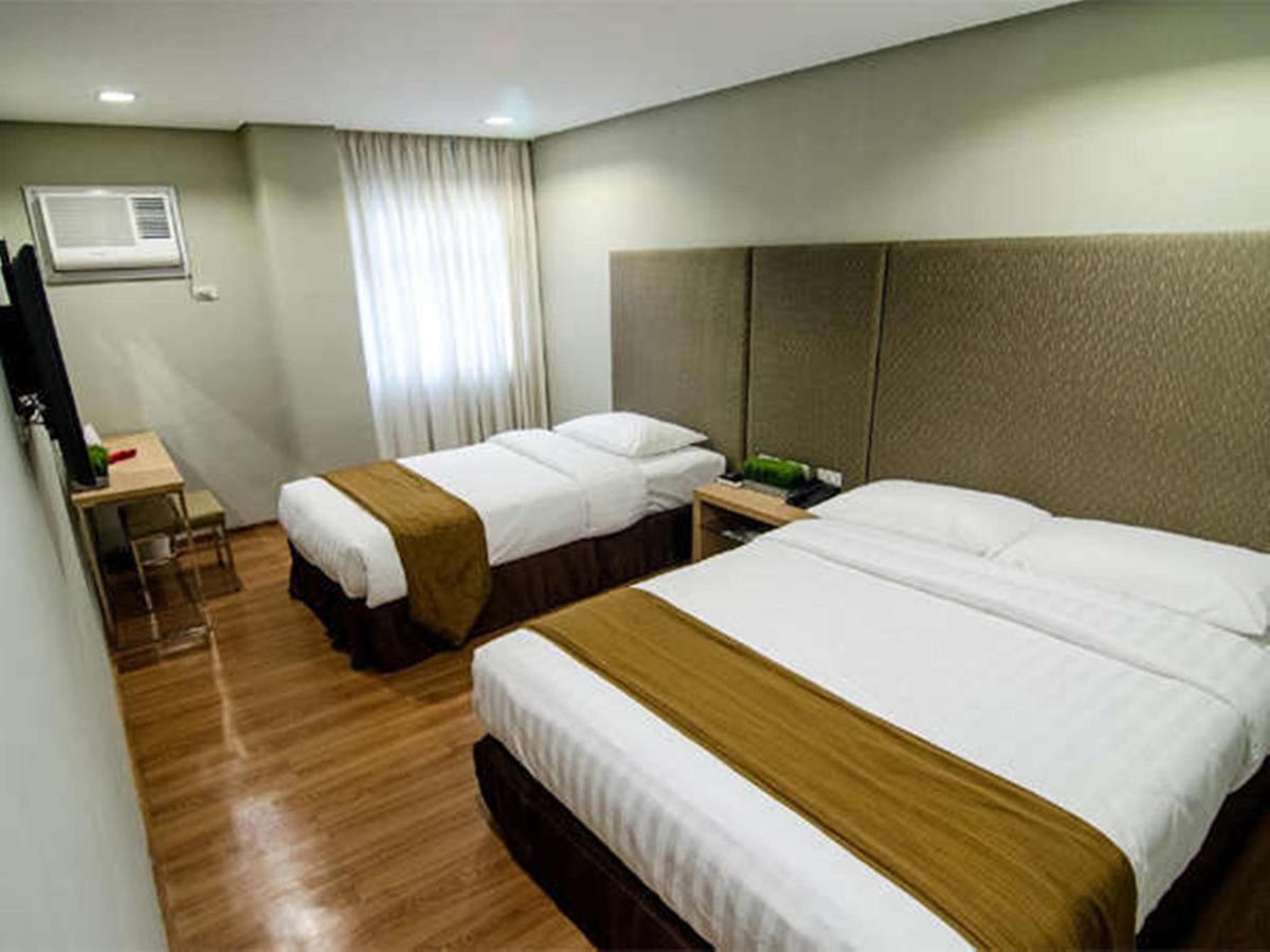 Madison Hotel PHL Iloilo Esterno foto