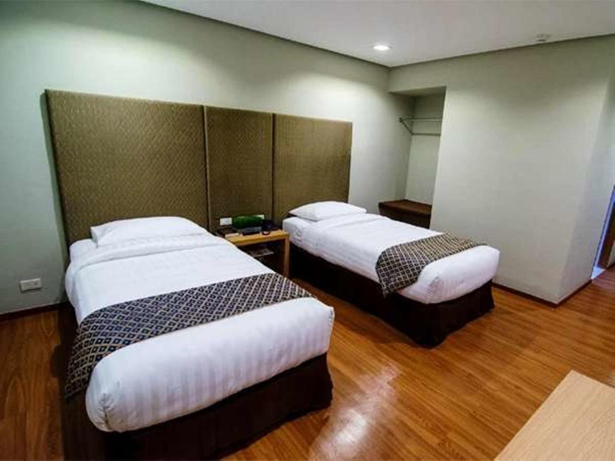 Madison Hotel PHL Iloilo Esterno foto