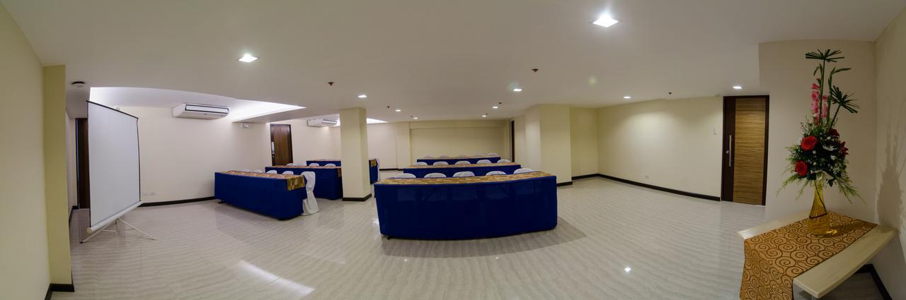 Madison Hotel PHL Iloilo Esterno foto