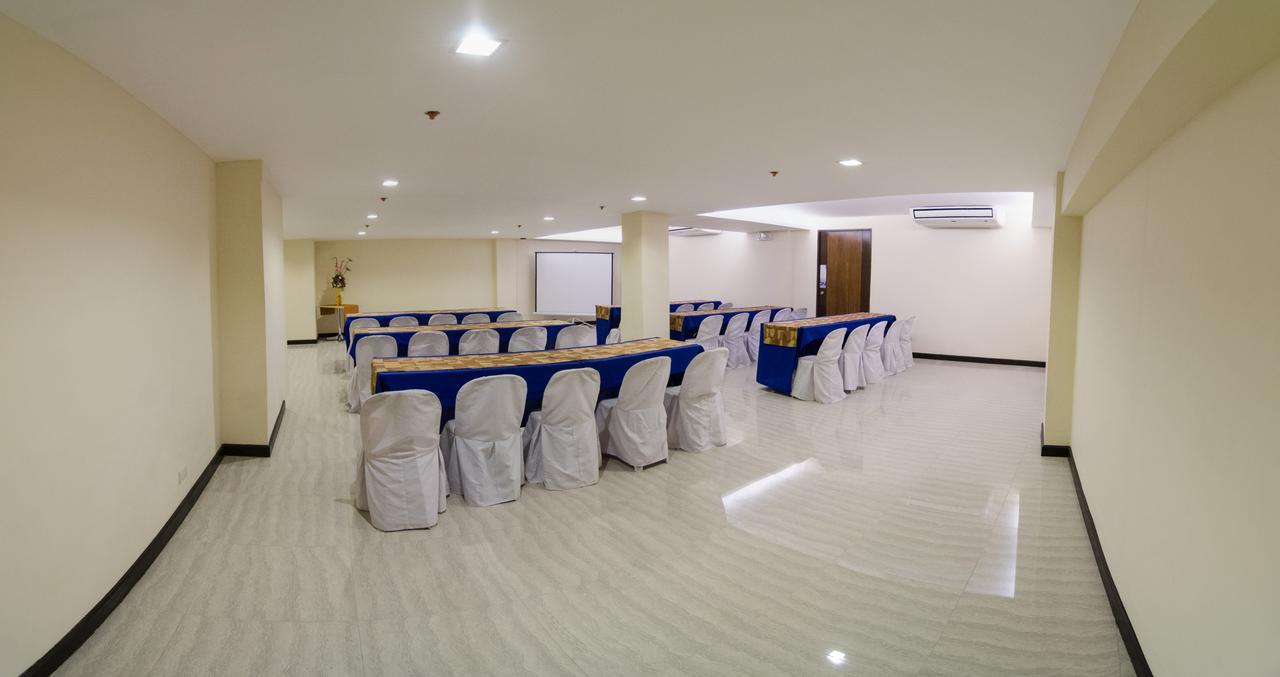 Madison Hotel PHL Iloilo Esterno foto