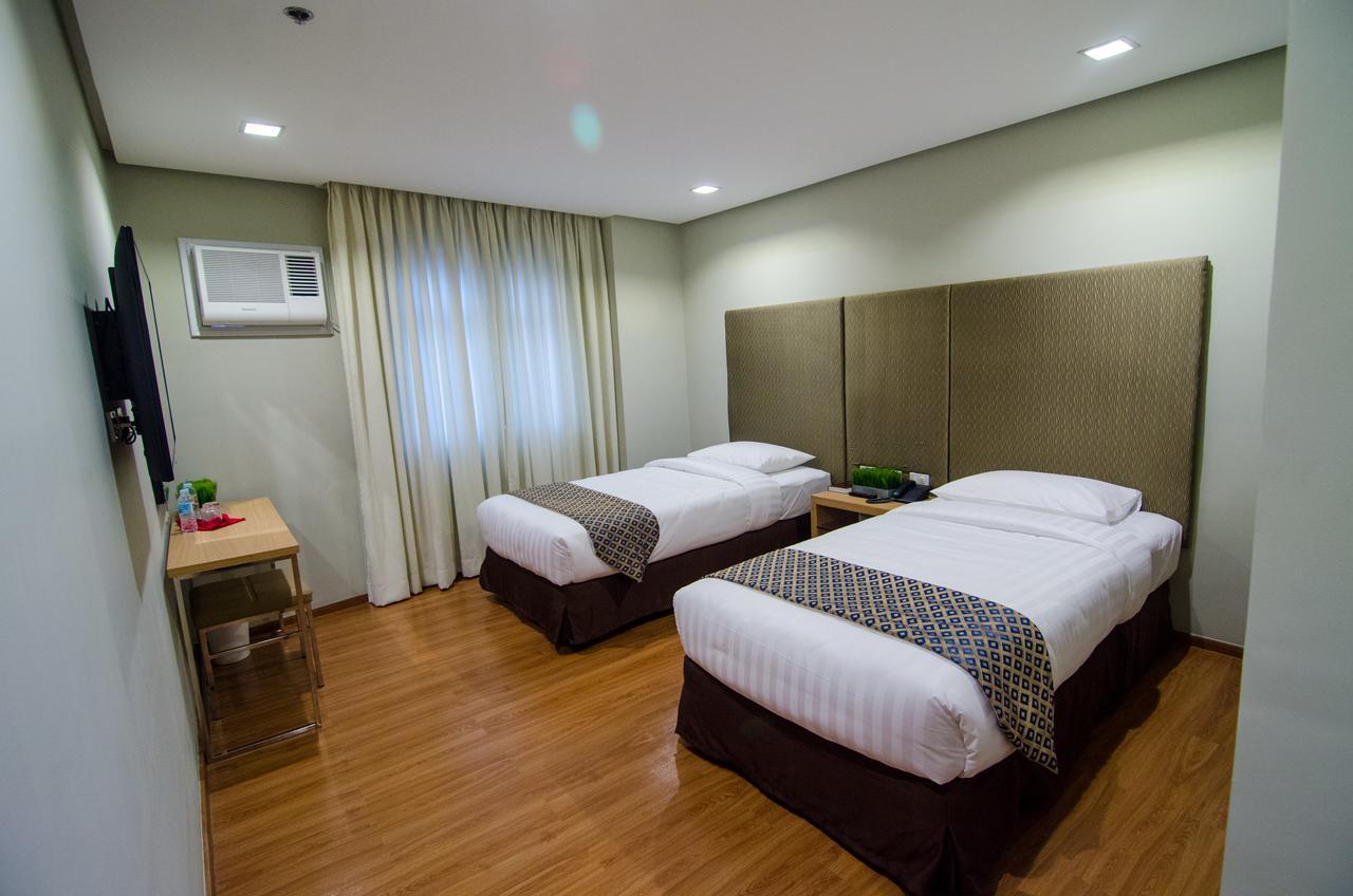 Madison Hotel PHL Iloilo Esterno foto